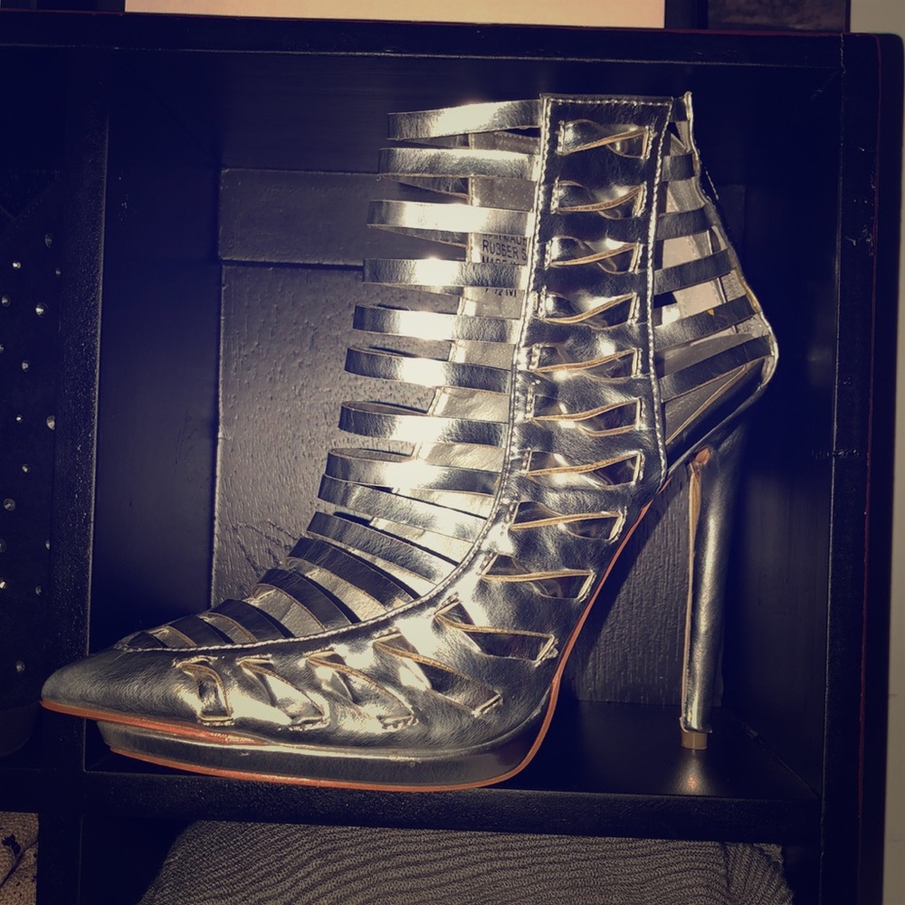 Shoe